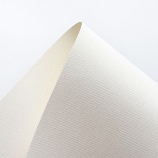 Classic Laid Natural White 24lb/90g Writing 8-1/2x11 500/pkg